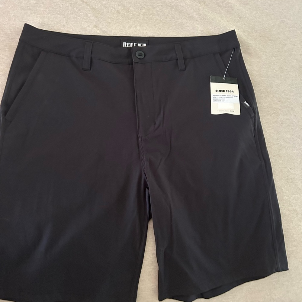 Reef Men's Black Flat-Front Performance Shorts